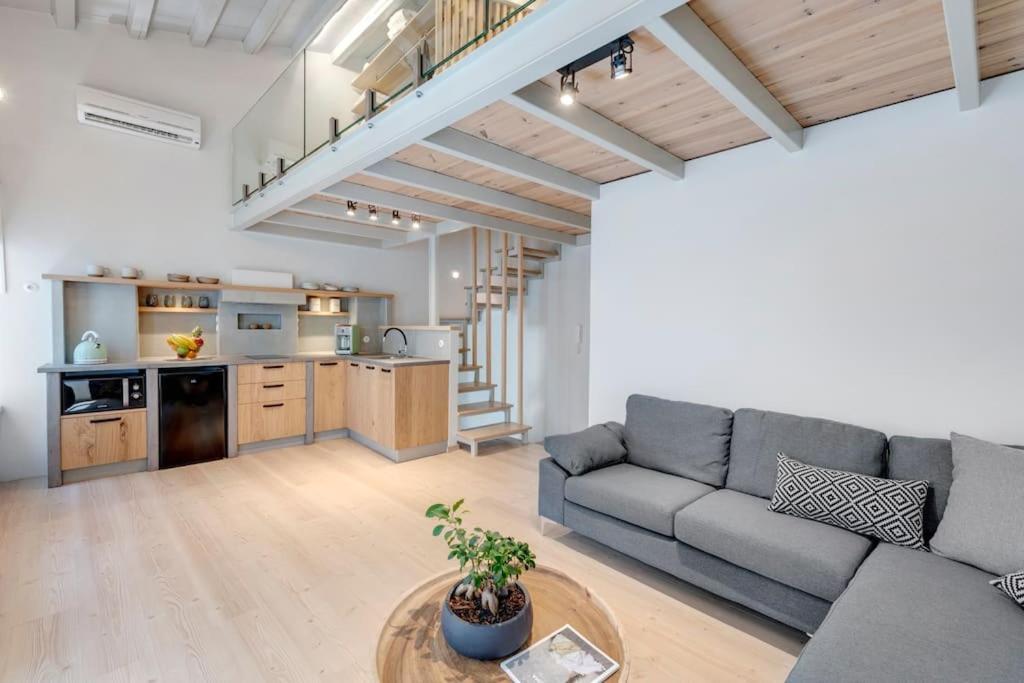 شقة Nomade Vibrant Living Loft إرموبولّي المظهر الخارجي الصورة